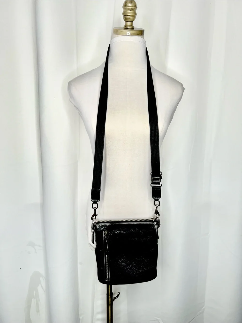 Coach Legacy Swingpack Crossbody Bag Black Pebbled Leather Y2K